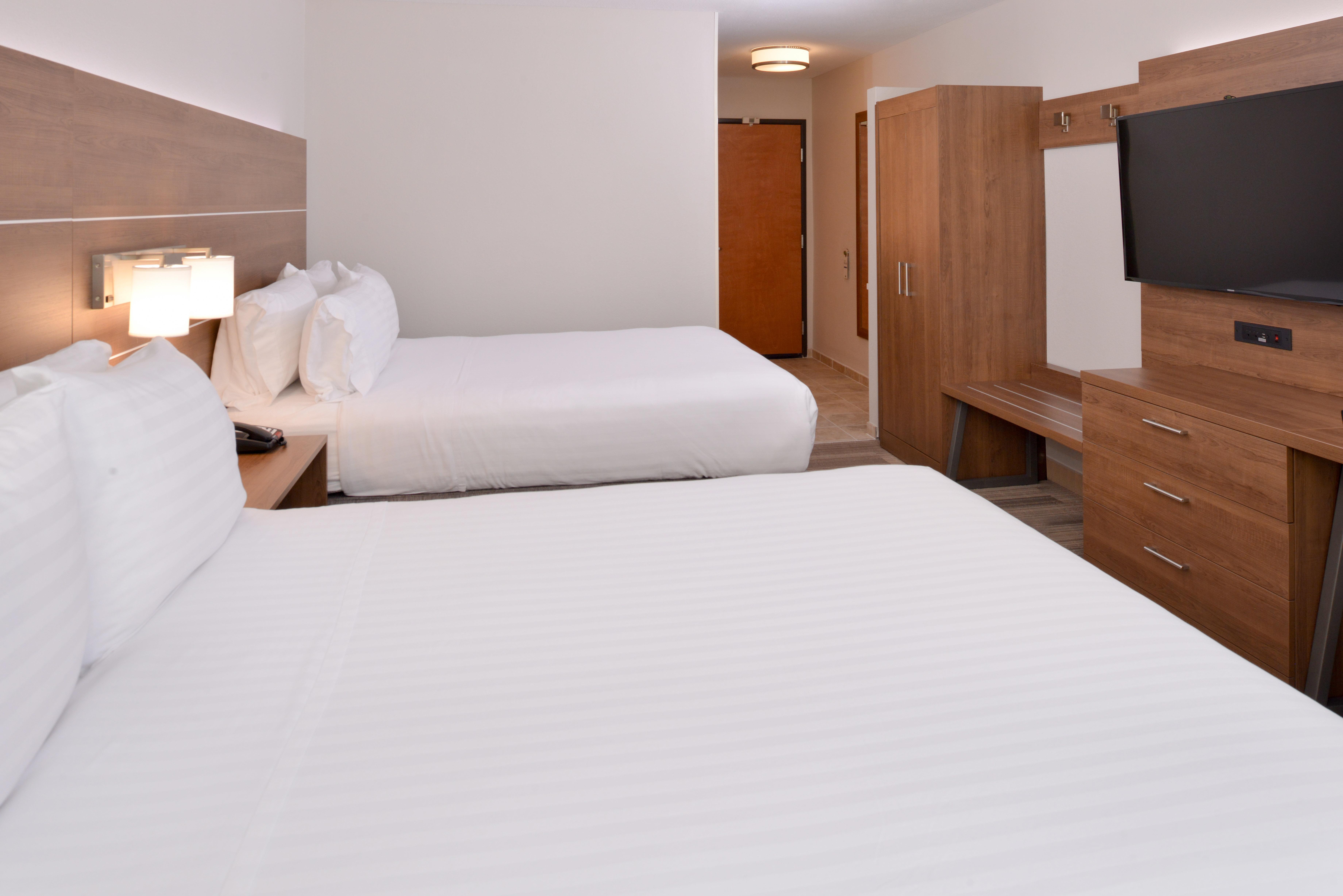 Holiday Inn Express Mineral Wells By Ihg Паркерсберг Экстерьер фото