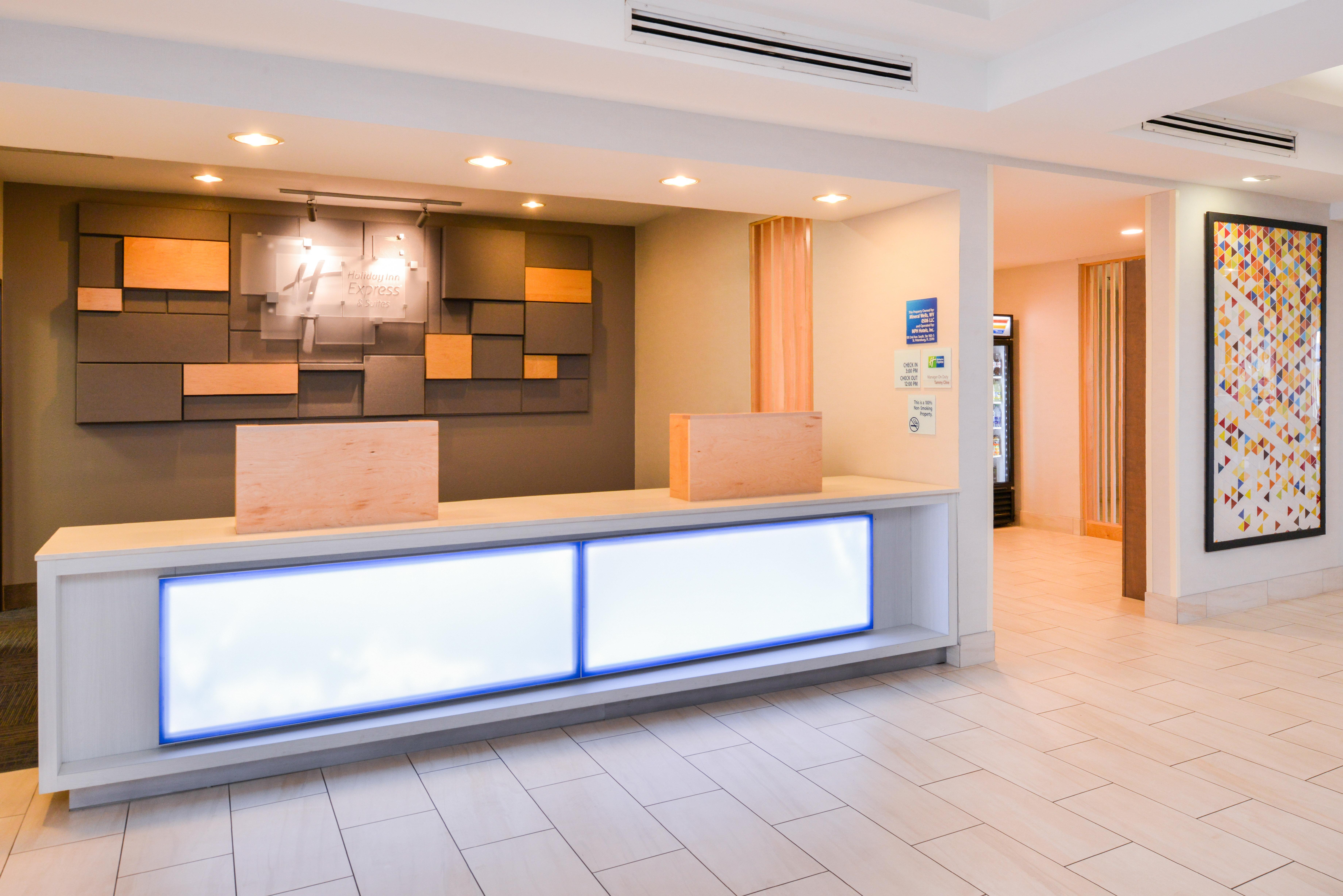 Holiday Inn Express Mineral Wells By Ihg Паркерсберг Экстерьер фото