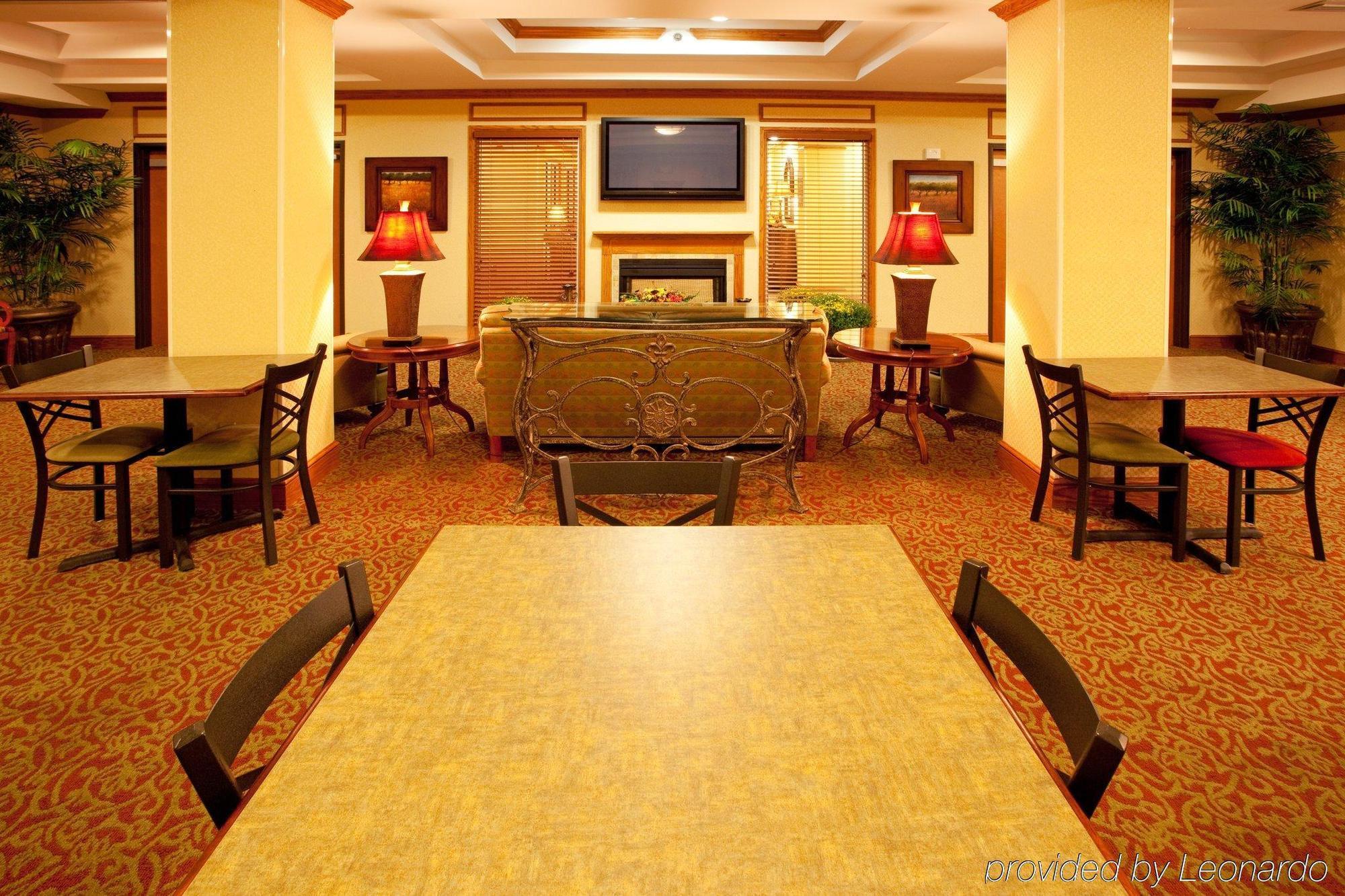 Holiday Inn Express Mineral Wells By Ihg Паркерсберг Экстерьер фото