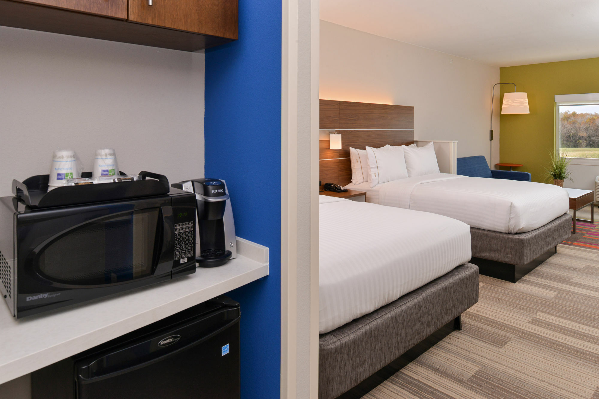 Holiday Inn Express Mineral Wells By Ihg Паркерсберг Экстерьер фото