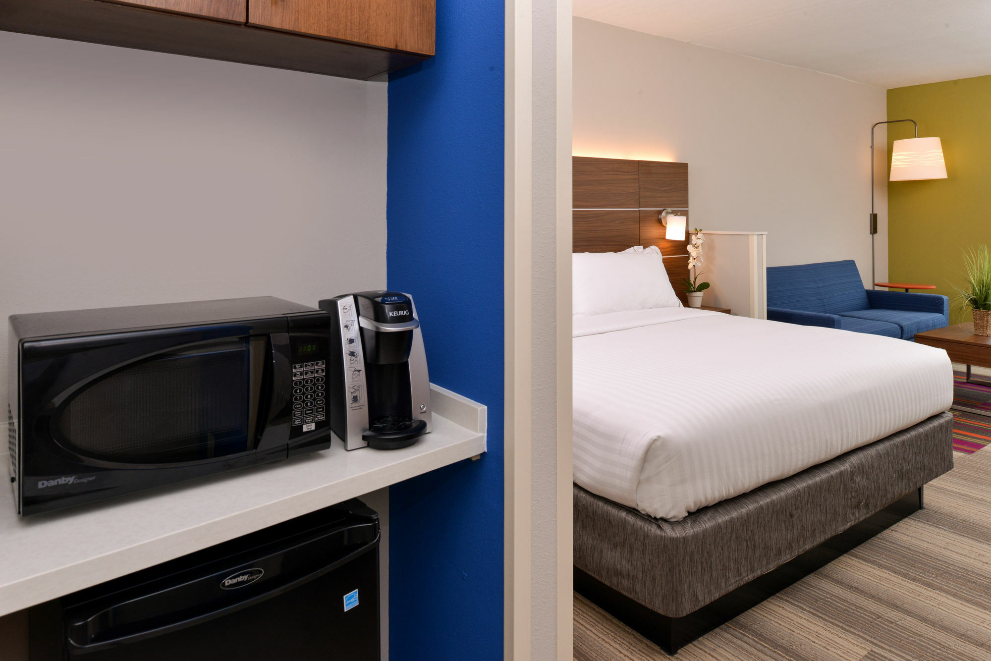 Holiday Inn Express Mineral Wells By Ihg Паркерсберг Экстерьер фото