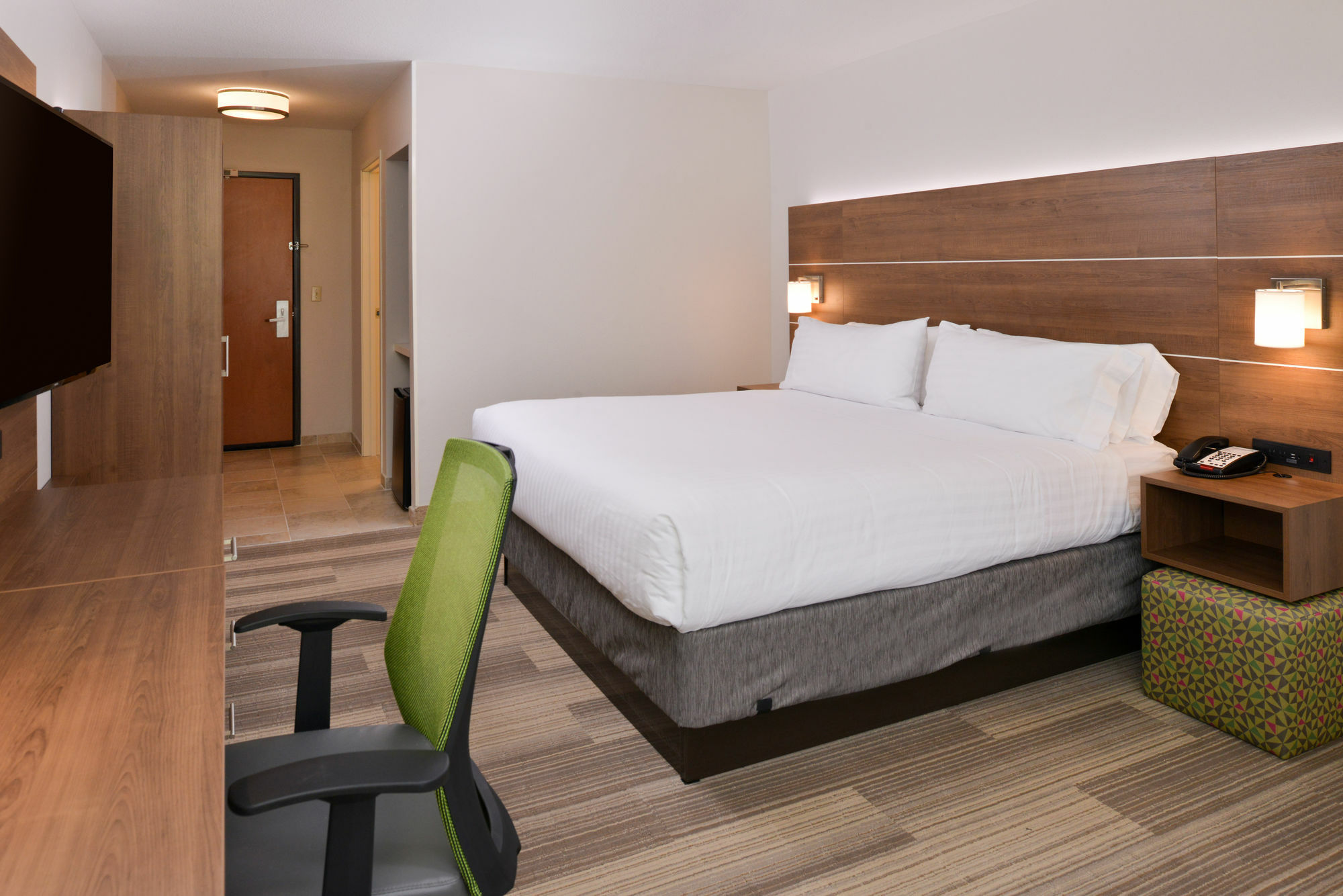 Holiday Inn Express Mineral Wells By Ihg Паркерсберг Экстерьер фото